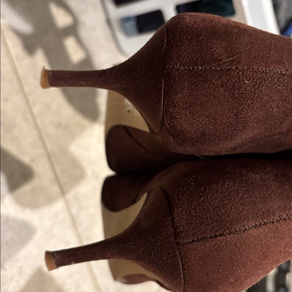 Chocolate Brown Ankle Boot Low Heel Pointed Toe - Picture 4 of 6